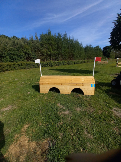eventingequipment hindernis bak met poortjes