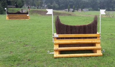 eventingequipment dubbel met smalle en brede haag