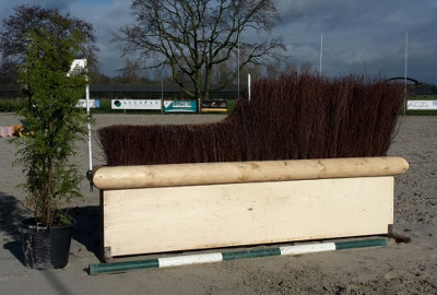 eventingequipment laag hoog bezembak