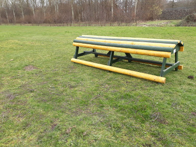 eventingequipment geel groene sprong