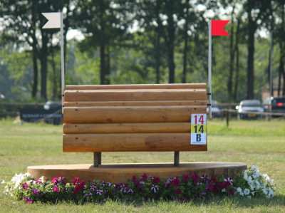 eventingequipment in hoogte verstelbare ronde bak